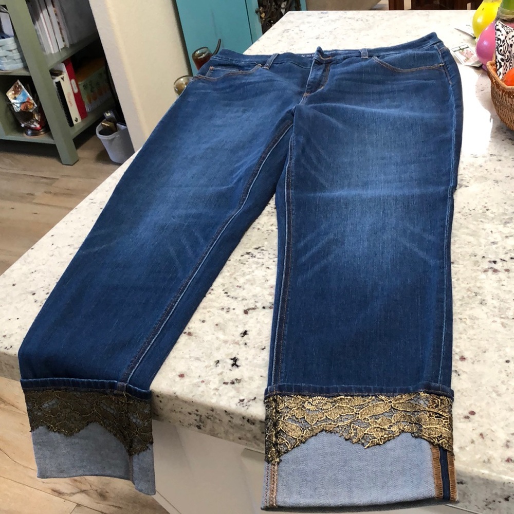 Slimming Girlfriend Ankle pants, size 1.5